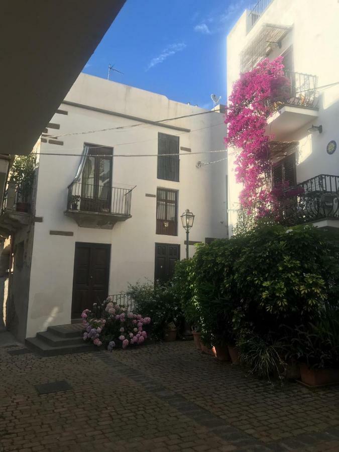 Casa Isabella Loc Turist Br Apartamento Lípara Exterior foto